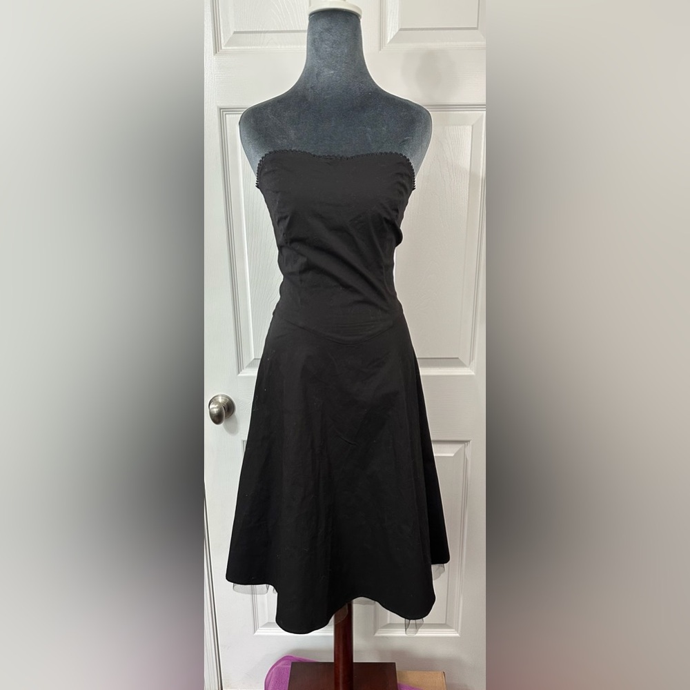 Red Fox Dress Size 6 Black Strapless Tea Length a-line skirt scalloped lace trim